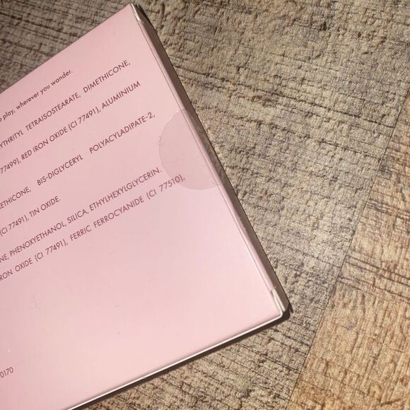 WANDER BEAUTY Suite Escape Palette. 
New unopened sealed palette - Picture 4 of 7